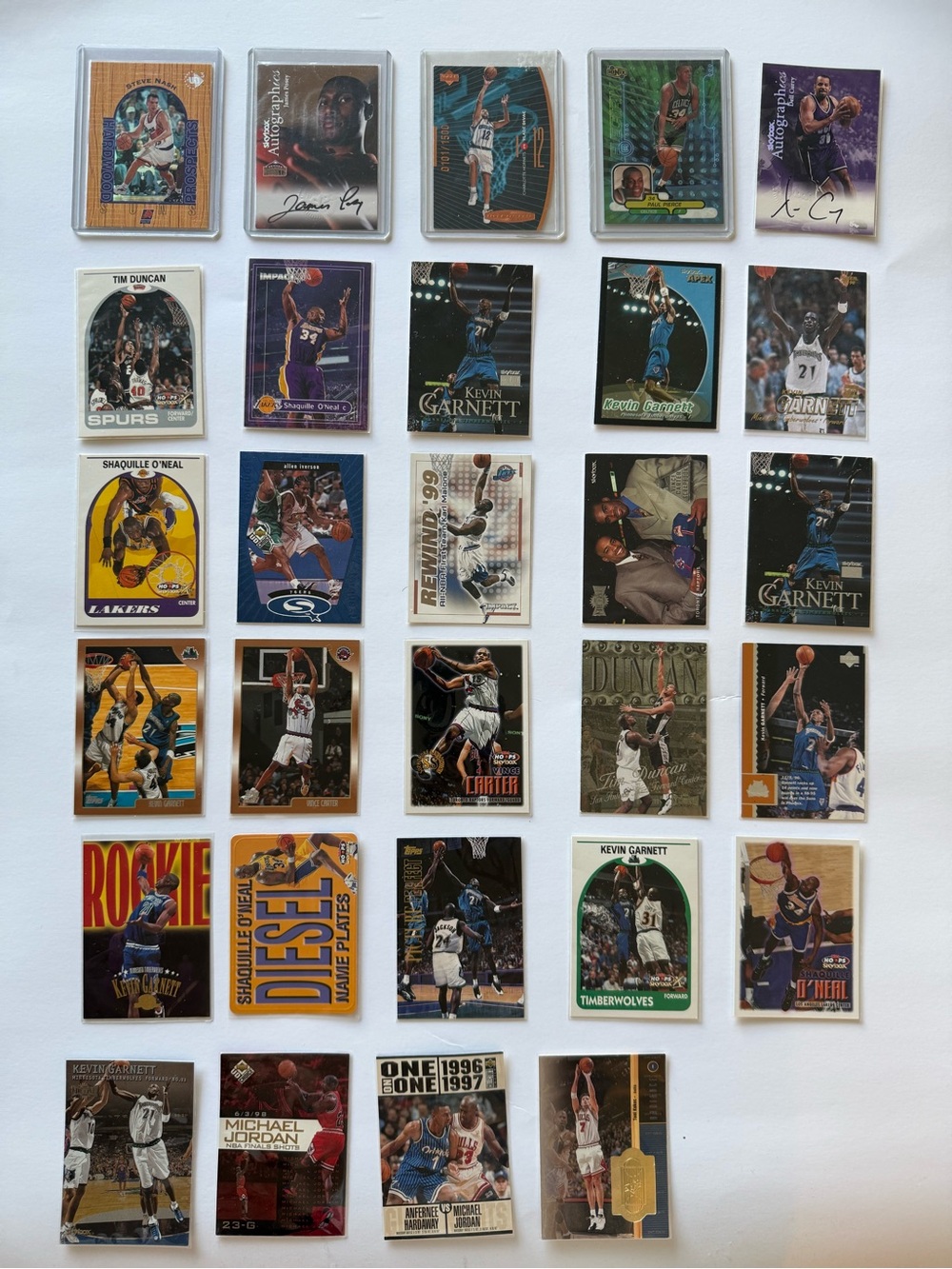 Vintage 1996-2000 Basketball Trading Card Lot of 29 Ungraded in Good Condition